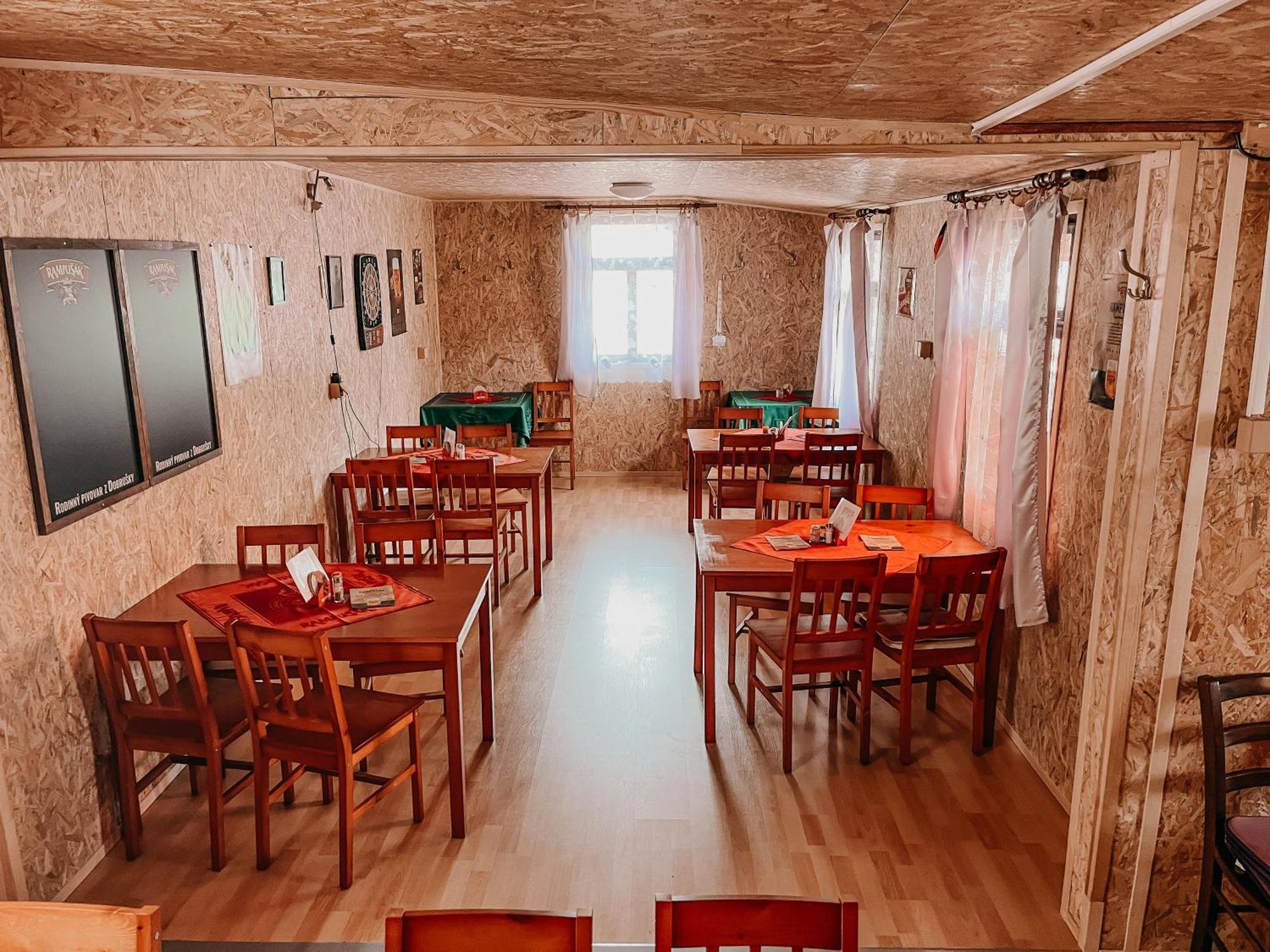 Karavan 3 V Arealu Koupaliste Bystre V Orlickych Horach Luaran gambar