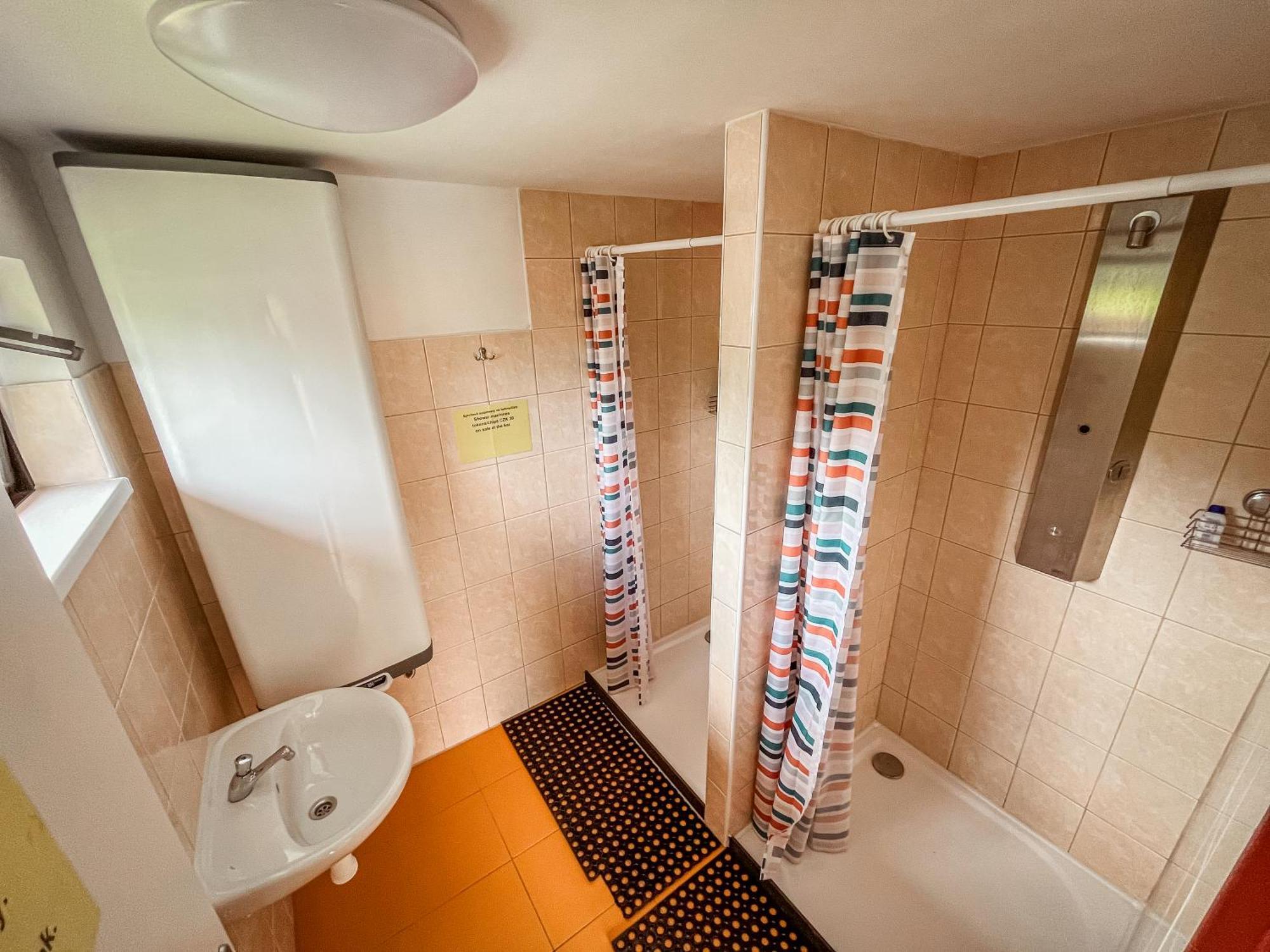 Karavan 3 V Arealu Koupaliste Bystre V Orlickych Horach Luaran gambar