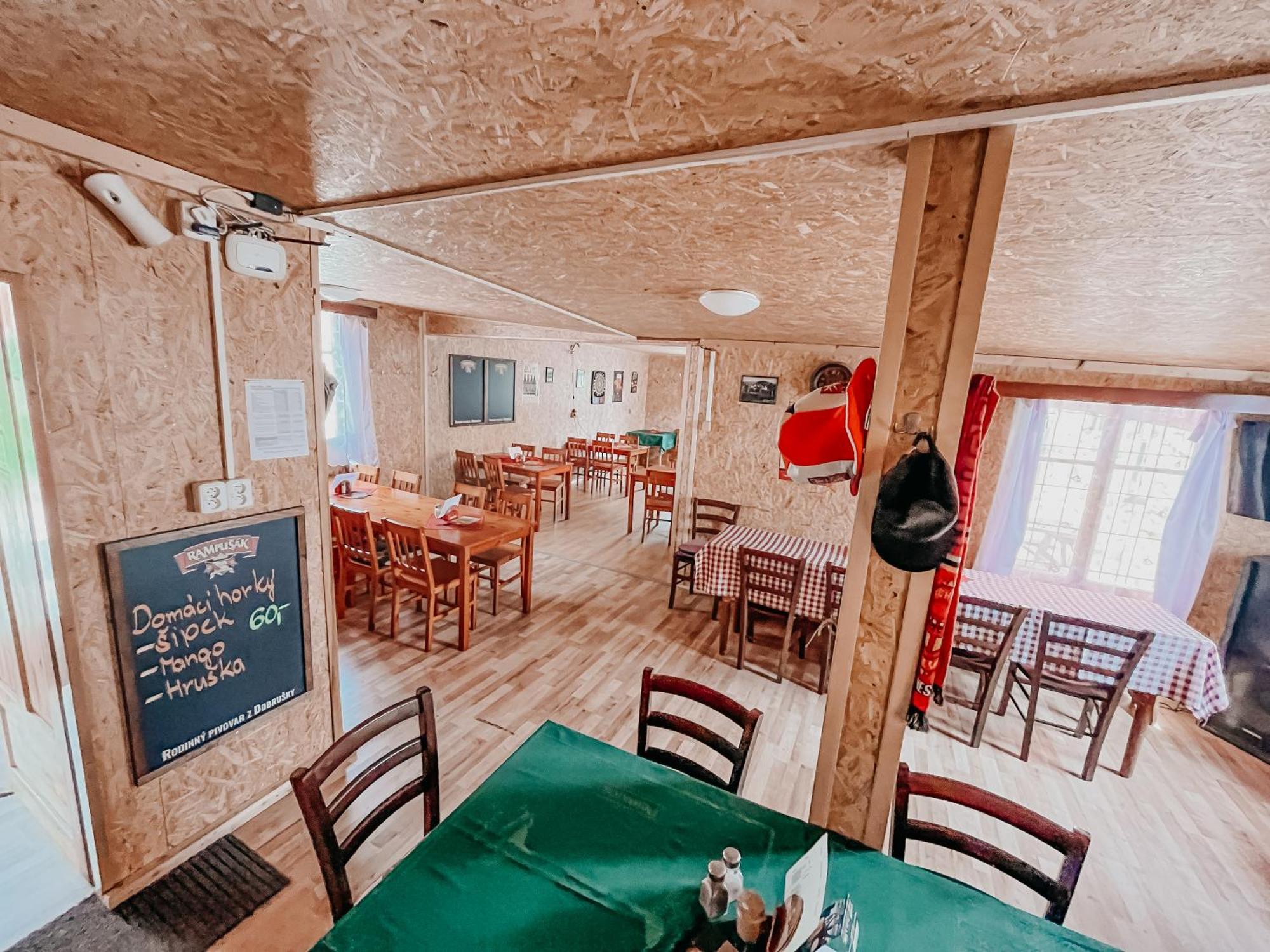 Karavan 3 V Arealu Koupaliste Bystre V Orlickych Horach Luaran gambar