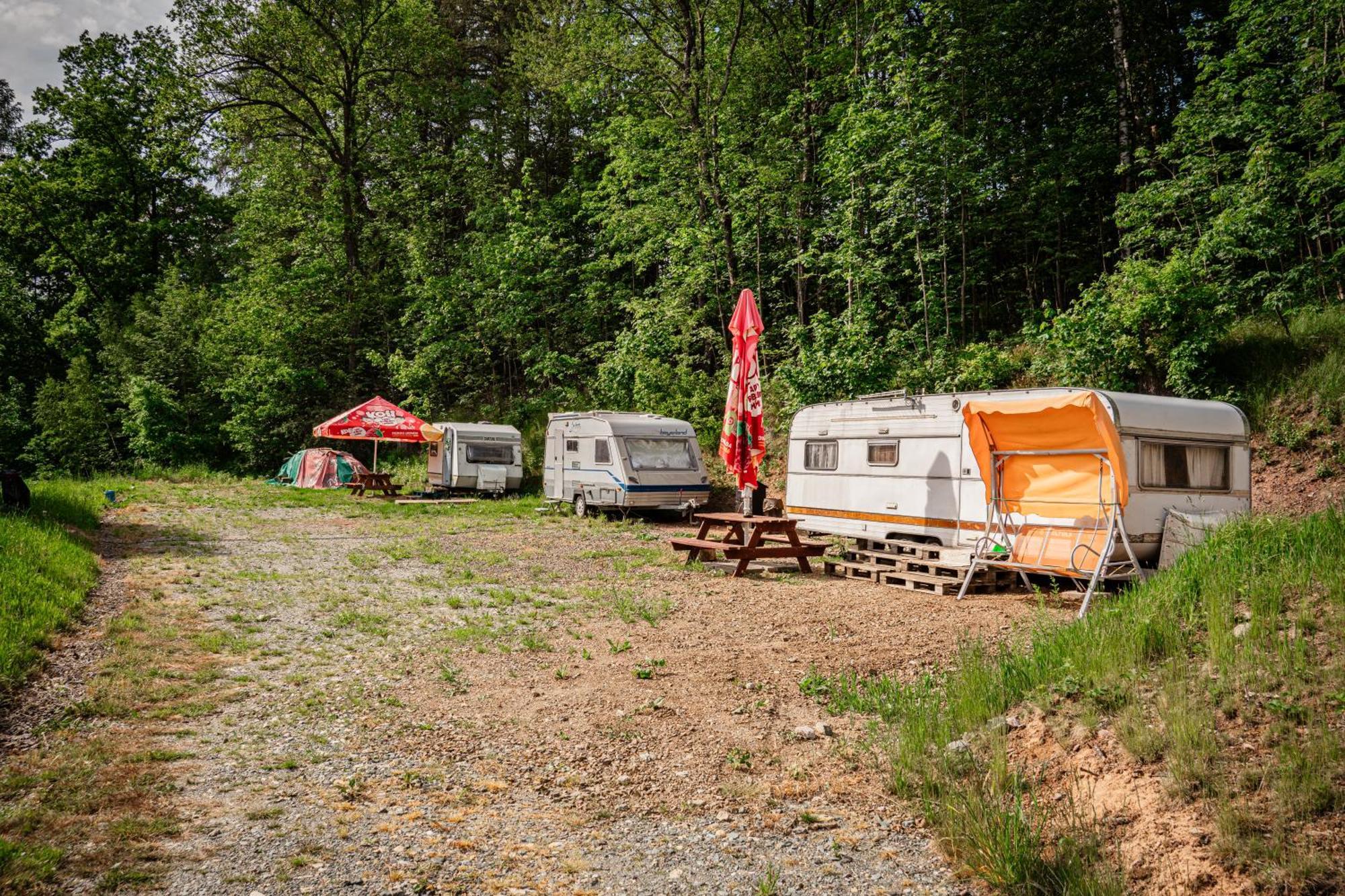 Karavan 3 V Arealu Koupaliste Bystre V Orlickych Horach Luaran gambar